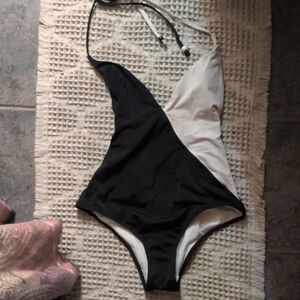 Victoria's Secret Size LG Black and White One-Piece Swimsuit
